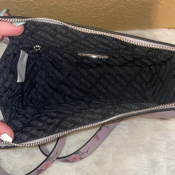 Steve Madden floral Crossbody - Picture 2 of 2